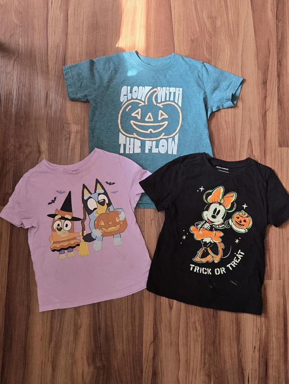 Kids set of 3 Old Navy 4T Halloween Short Sleeve T-shirts Glow GUC